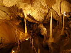 Jaskyne vo Vysokých Tatrách a okolí apartmánov Veľký Slavkov